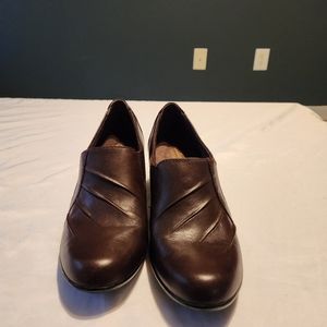Women's brown leather clarks slip on shoes. 7